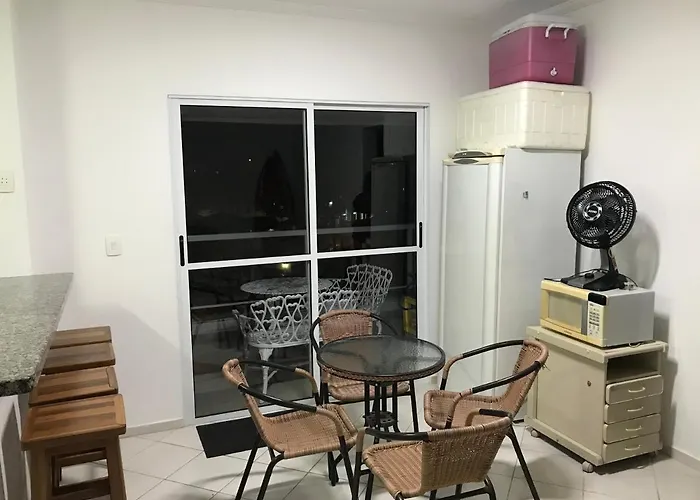 Apto Ubatuba com piscina